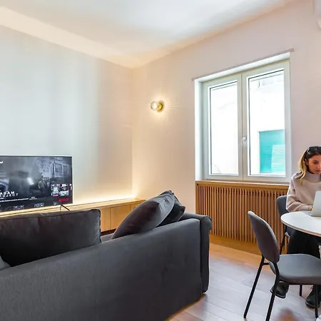 Starhost - Casa Giulia, A Stone's Throw From The Rail Station, Shopping Boulevard And Seafront Salerno